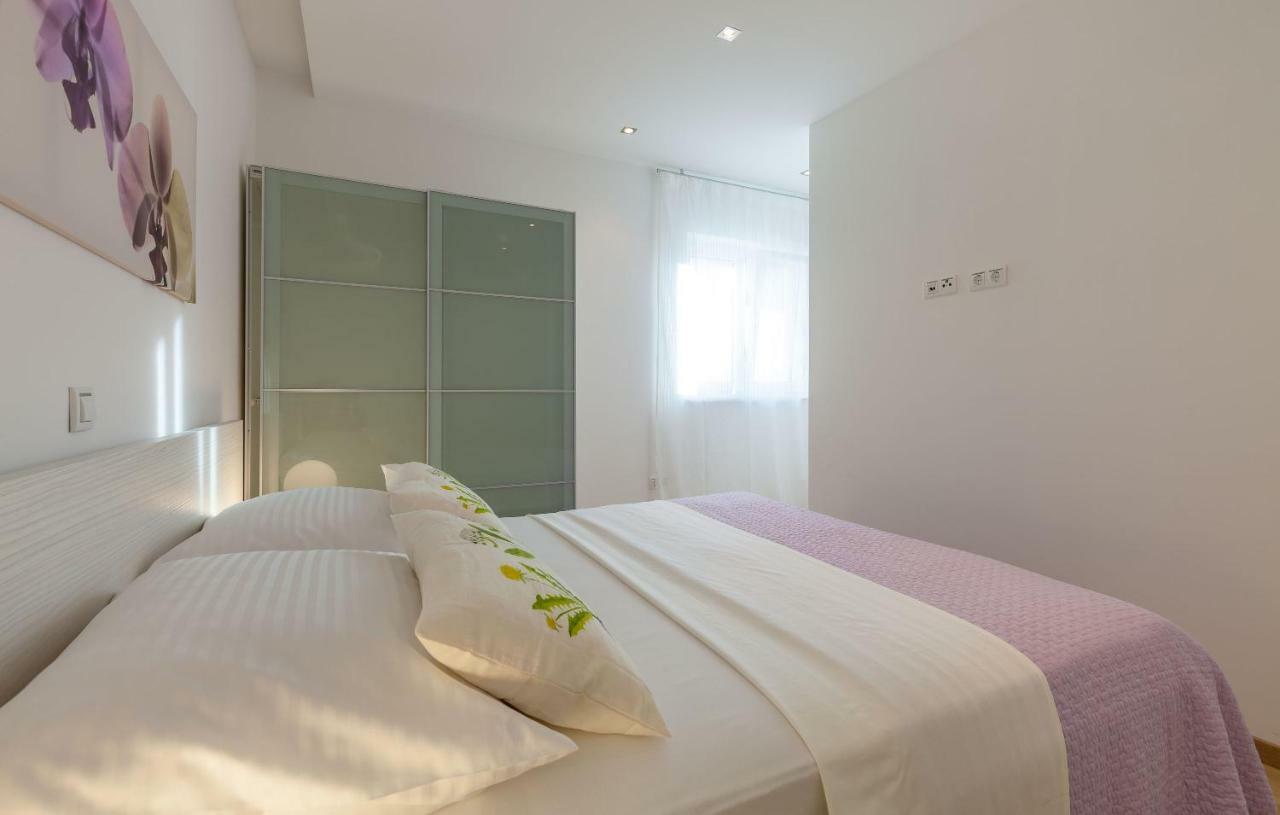 Olive Tree Apartments Podstrana Ruang foto